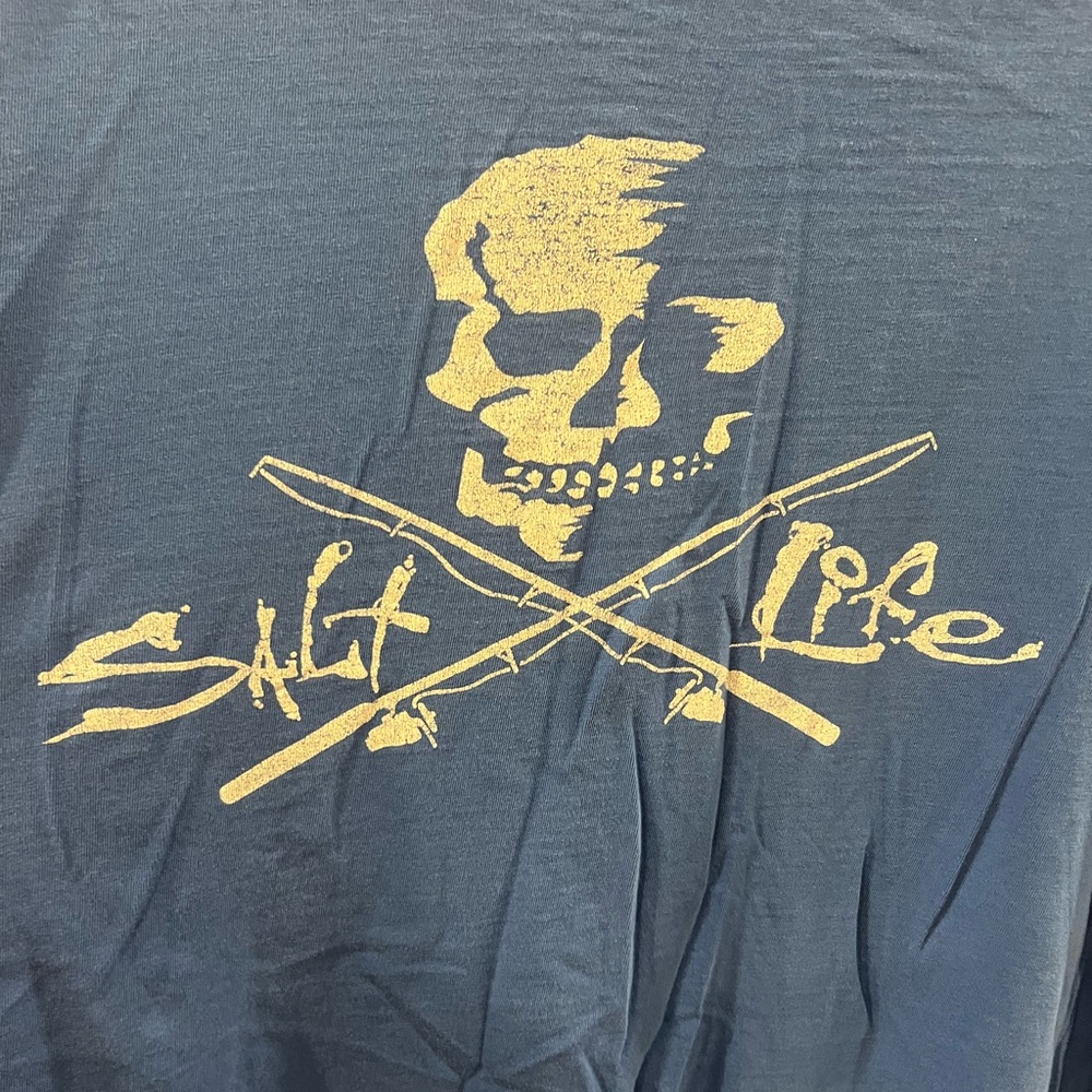 Salt Life Long sleeve Pocket Tee with Gold Skull Design